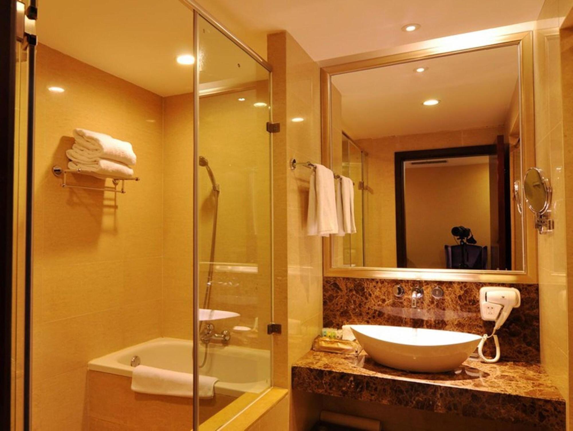 Linda Grand Near International Airport By-gross Group New Delhi